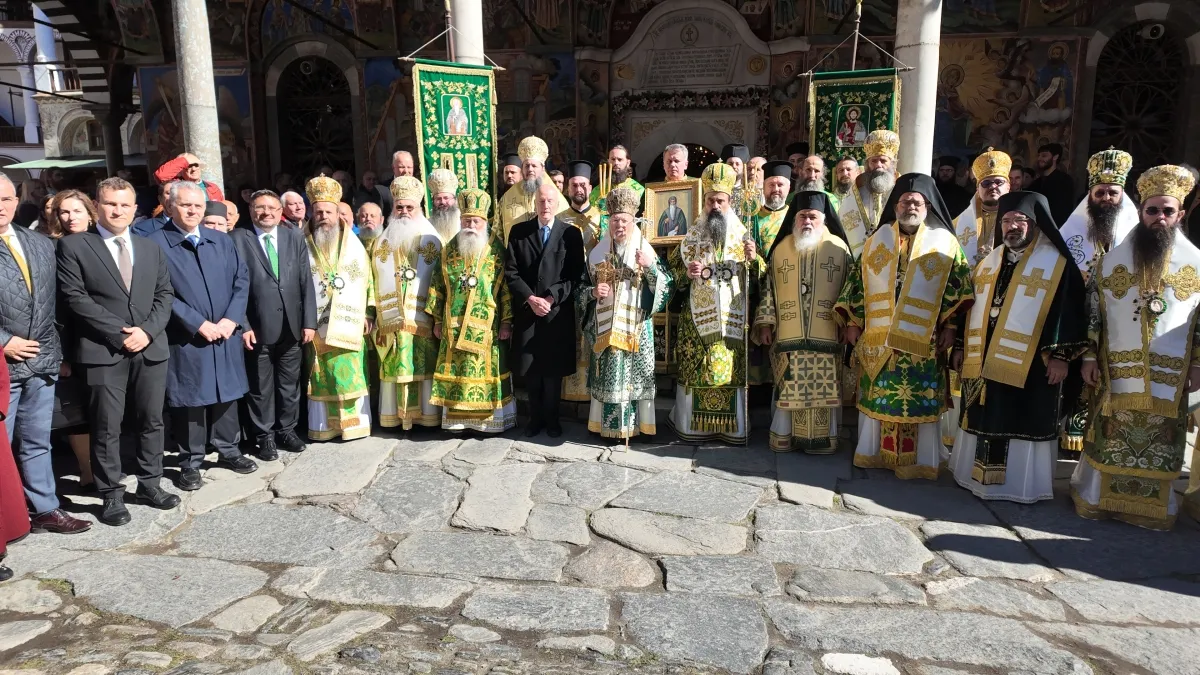 001-Съборна патриаршеска света Литургия в Рилската света обител.JPG